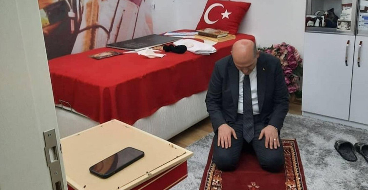 Süleyman Soylu Şehidin Seccadesinde Namaz Kıldı