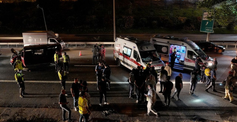 Sultanbeyli'de İki Minibüsün Çarpışması: 9 Yaralı