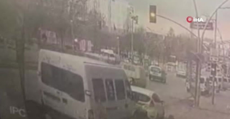 Sultangazi'de Dönüş Yasağına Uymayan Sürücü Motosikletliye Çarptı