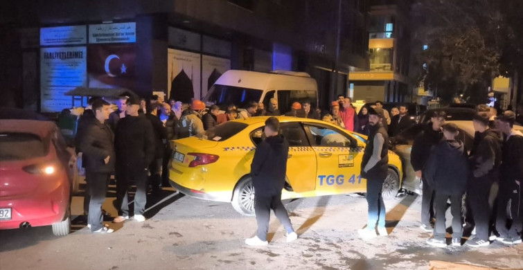 Sultangazi'de Trafik Kazası: İki Yaralı