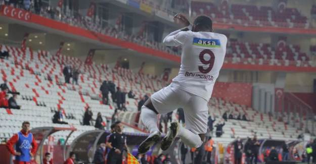 Süper Lig'de Aaron Boupendza Şovu!