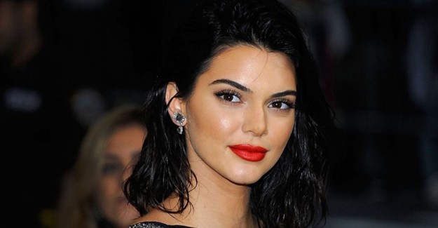 Süpermodel Kendall Jenner'dan Sosyal Medya Flörtü