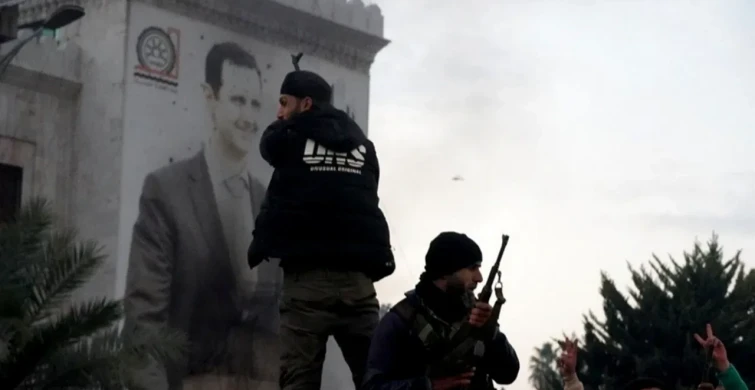 Suriye Ordusu Humus'tan çekiliyor!