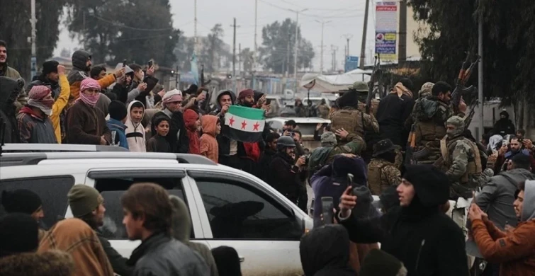 Suriye’de dengeler değişti: Afrinliler evlerine dönüyor, terör hattı çöktü