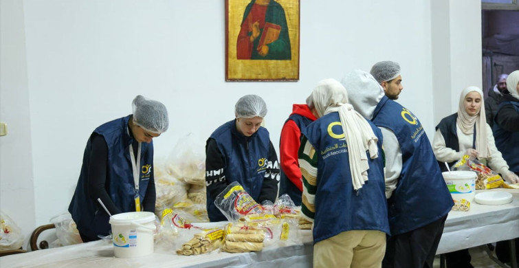 Suriye'de İlişkileri Güçlendiren Sahur Yardımları