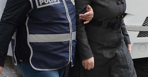 Suriyeli 3 Kadın Filistinli Kadınları Gasp Etti