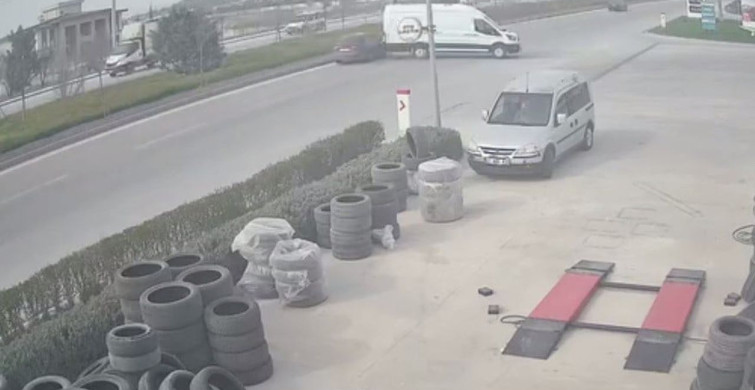 Sürücüsüz Minibüs Şehirde Panik Yarattı