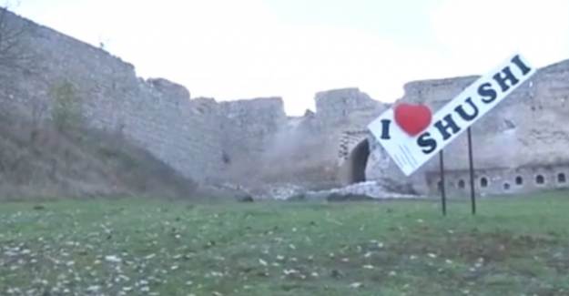 Şuşa'da İlk Azerbaycan Bayrağı Dalgalandı!