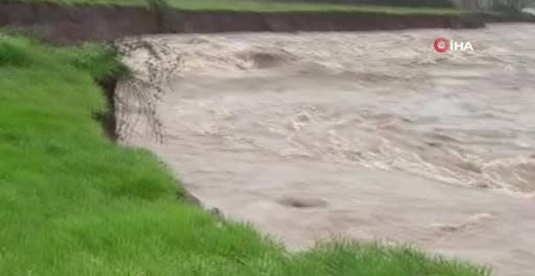 Susurluk Çayı'nda Yağışlar Sonrası Su Seviyesi Yükseldi