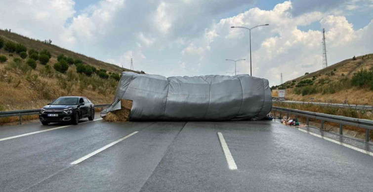 Susurluk’ta otoyolda cip ile kamyon çarpıştı: 1 yaralı