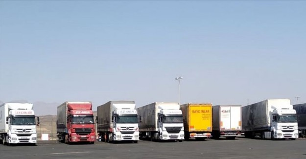 Suudi Arabistan'da Durdurulan Türk Tırlarının Hareketine Karar Verildi