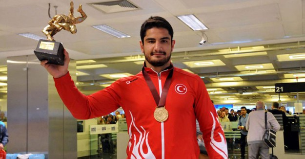 Taha Akgül Operasyon Geçirdi!