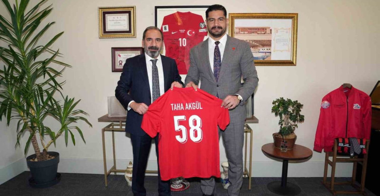 Taha Akgül, TFF Başkan Vekili Mecnun Otyakmaz’ı Ziyaret Etti