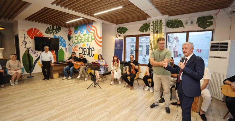 Tahmazoğlu gençlerle buluştu
