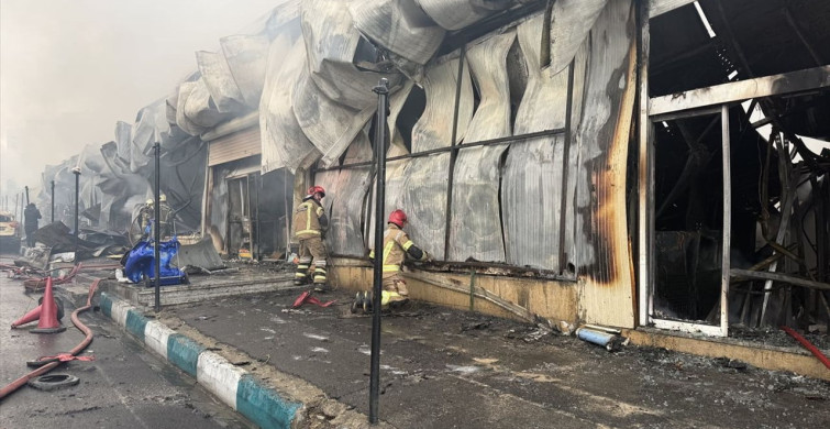 Tahran'daki Cennet Çarşısı'nda Yangın Çıktı