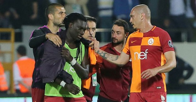 Takım Arkadaşlarından Gomis'e Büyük Destek!