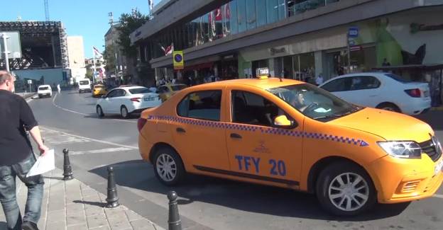 Taksici Yaralı Kadını Aracına Almadı