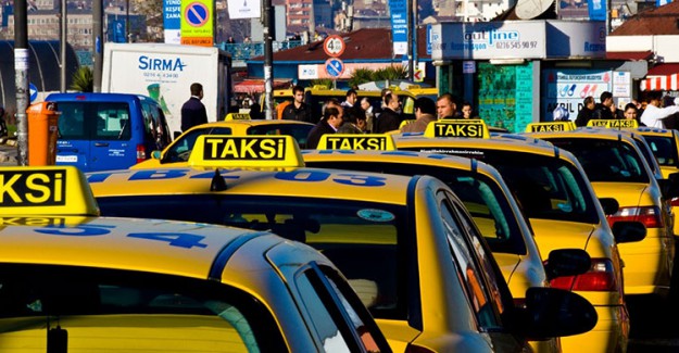 Taksicilerden UBER Eylemi