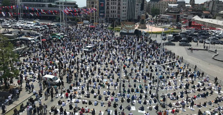 Taksim Camii'de İlk Ezan, İlk Namaz
