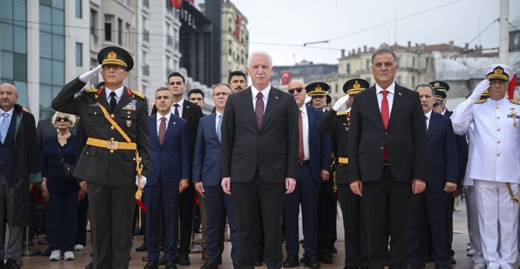 Taksim'de 30 Ağustos Zafer Bayramı Coşkusu