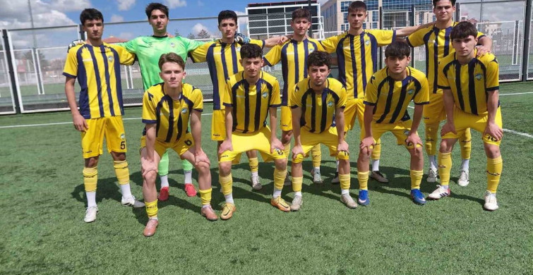 Talas Belediyespor U19 Takımı, Adanaspor'u 2-1 Yendi
