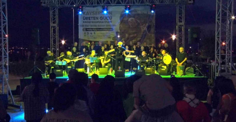 Talas Maharetli Eller Kooperatifi'nden müzik dolu akşam