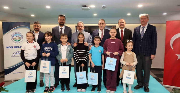 Talas’ta Kitap Kurtları Büyük Ödül Töreninde Ödüllendirildi