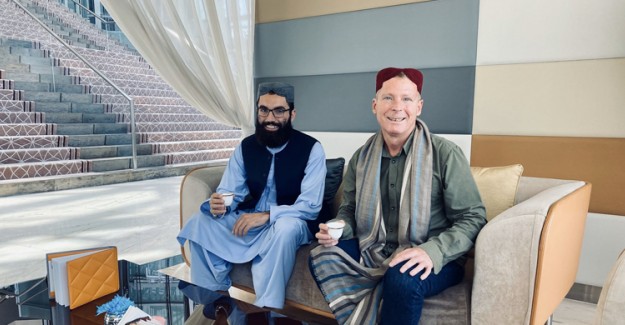 Taliban Esiri Kendisini Esir Alanları Ziyaret Etti
