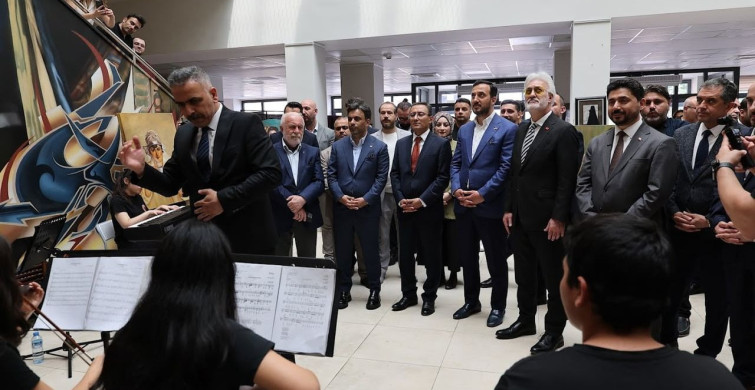Tamer Karadağlı, Bağcılar'daki yeni tiyatro binası için 'süper' yorumunda bulundu