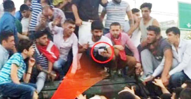 Tankın İçindeki Er Dışarıya Not Kağıdı Attı; Notta İse...