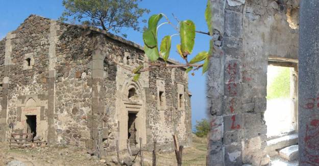 Tarihi Kilise Defineciler Yüzünden Talan Oldu
