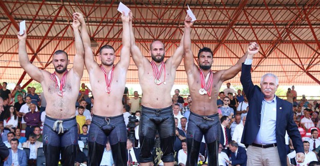 Tarihi Kırkpınar Güreşleri’nin Tarihi Belirlendi!