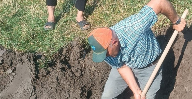 Tarihi kör çeşme, muhtar ve mahalle sakinlerinin çalışmasıyla tekrar akmaya başladı