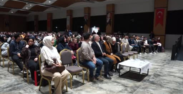 Tarık Tufan Esenyurt'ta Okurlarıyla Buluştu