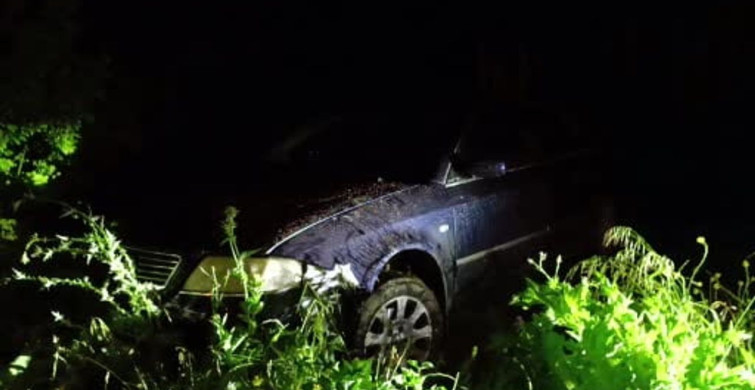 Tarlaya Uçan Otomobilin Sürücüsü Kayboldu