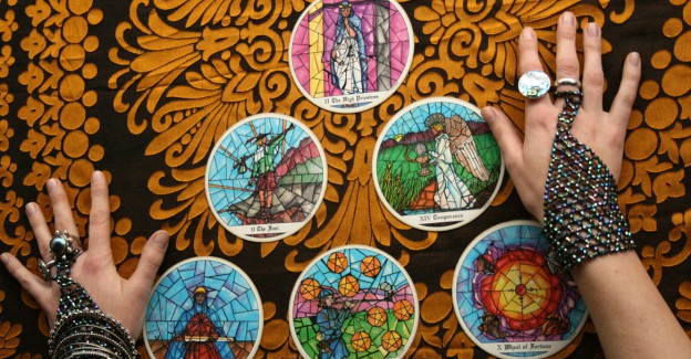 Tarot Falı Bakma