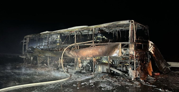 Tarsus-Adana-Gaziantep Otoyolunda Yolcu Otobüsü Yangını