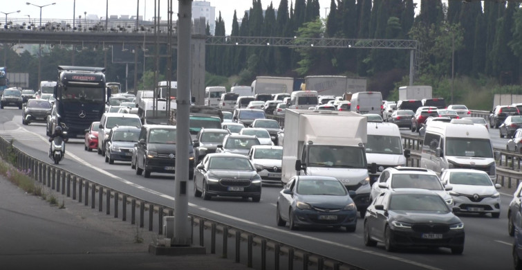 Tatil Başladı: İstanbul'da Trafik Yoğunluğu %71'i Buldu