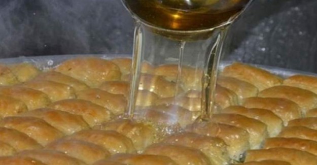 Tatlı Şerbeti Nasıl Yapılır? Tatlı Şerbeti Ne Kadar Kaynar? Tatlı Şerbeti Nasıl Dökülür?