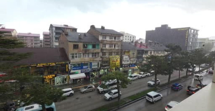 Tatvan'da Dolu Yağışı Hayatı Olumsuz Etkiledi