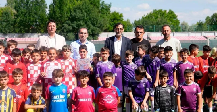 Tavşanlı’da 15 Temmuz demokrasi ve millî birlik günü futbol şenliği düzenlendi