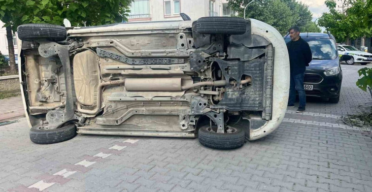 Tavşanlı'da Kavşak Kazası: 2 Yaralı