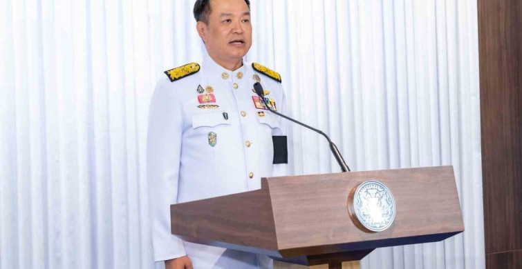 Tayland Kralı Yeni Hükümet Kabinesini Onayladı