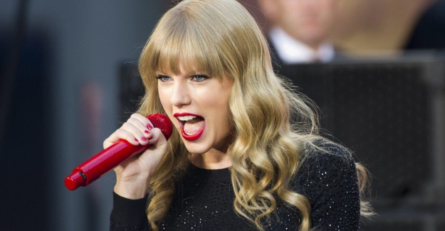 Taylor Swift'in Yeni Sevgilisi 