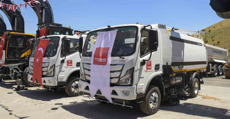 TBB, 121 belediyeye yeni hizmet araçları teslim etti
