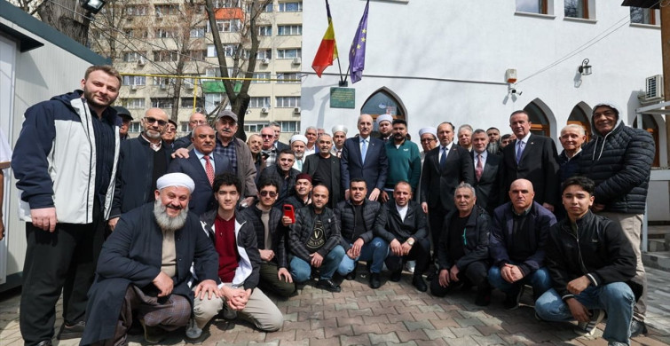 TBMM Başkanı Kurtulmuş, Bükreş'teki Carol-Hunchiar Camii'ni Ziyaret Etti