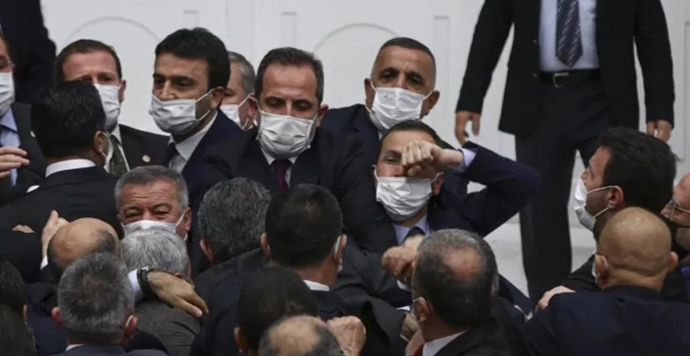 TBMM'de Bütçe Görüşmeleri Sırasında Çıkan Tartışma Yumruklu Kavgaya Dönüştü