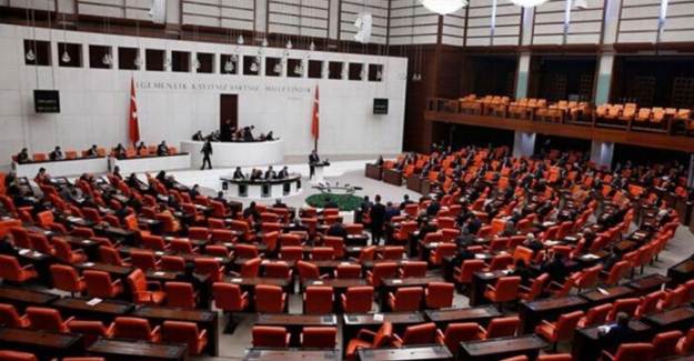 TBMM'de Çoklu Baro Görüşmeleri! Birinci Bölüm Kabul Edildi