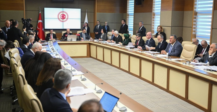 TBMM'de Sosyal Medya ve Doğum İzni Düzenlemeleri Görüşülüyor