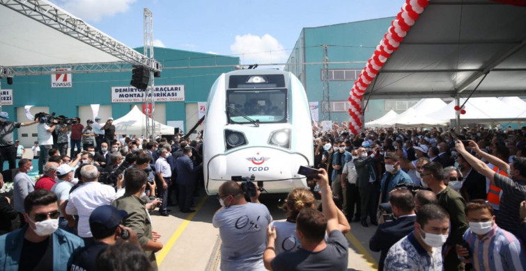 TCDD teslim aldı: İlk yerli elektrikli tren Sakarya Garı’na hareket etti